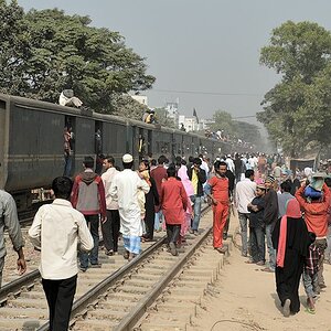 2322 auf dem Weg nach Tongi
1213
