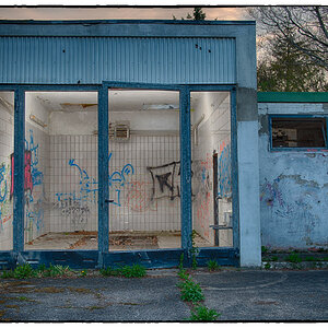 Alte Tankstelle an der B77