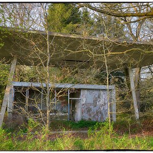 Versteckte Tankstelle