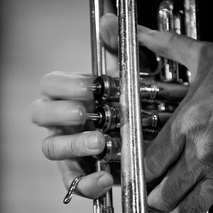 Hand and Trumpet

Truffaz