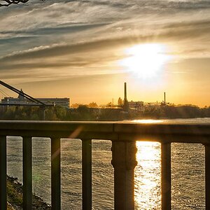 Sonnenuntergang am Rhein in Düsseldorf