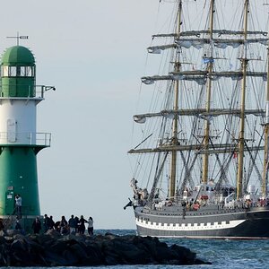 Krusenstern vor Warnemünde