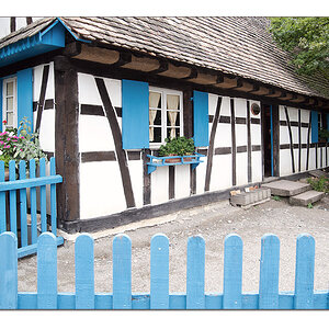 Blauer Zaun