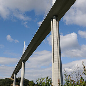 Viaduc de Millau, France
Architekt Sir Norman Foster
erbaut 2001 bis 2004 durch die Groupe Eiffage
DSD 5729