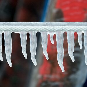 Eiszapfen am Raddampfer