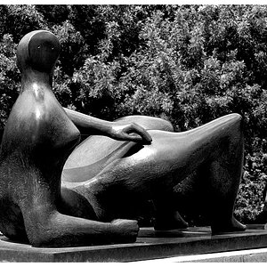 Henry Moore Skulptur