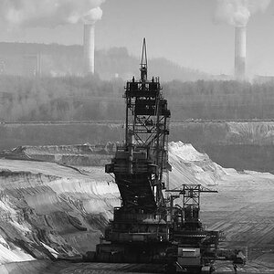 200503310591 - Der Bagger und der Bulldozer - Braunkohletagebau Garzweiler