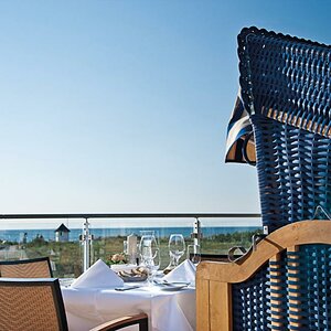Seeterrasse mit Blick auf die Ostsee