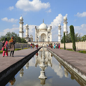 Bibi Ka Maqbara ("Mini Taj"), Aurangabad