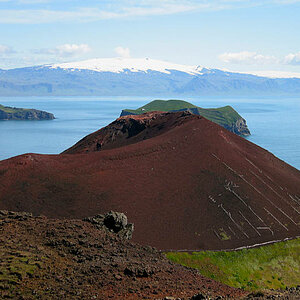 Westmänner Insel - Blick vom Helgafell auf Eldfell Vulkan