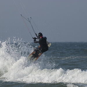 Kite Surfer Dicke Welle II