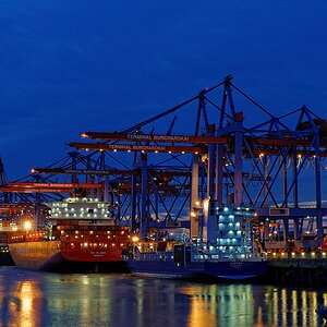 TS7 Waltershofer Hafen abends CSCL Star 023 DxO k v