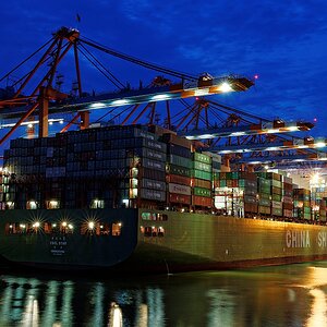 TS7 Waltershofer Hafen abends CSCL Star 034 DxO v