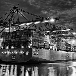 TS7 Waltershofer Hafen abends CSCL Star 034 DxO