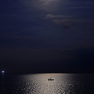 Südhafen in Wilhelmshaven bei Vollmond
