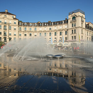 München Stachus
erste Bilder mit dem Nikon 1,8/20 mm