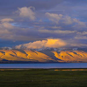 Lake Manasarovar im Morgenlicht