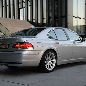 BMW E65