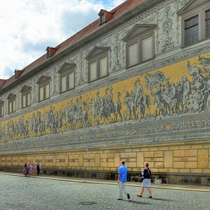 Dresden, Fürstenzug, HDR aus drei Belichtungen