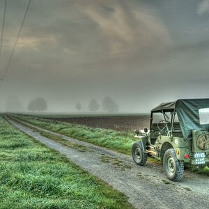 Willys Jeep, HDR aus drei Belichtungen