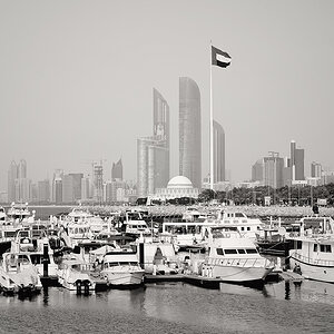 Abu Dhabi 02 008bw a 1024