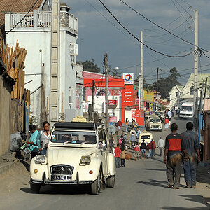 Taxi 2CV in Antanarivo
0435
