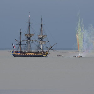 Der Abschied der Hermione am 18. April vor der Überfahrt über den Atlantik war ein grosses Fest. Hier vor Fouras bei Rochefort.
DSE 0244