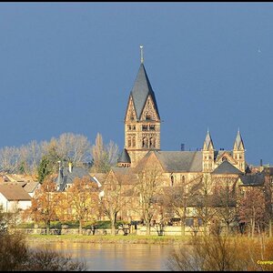 •Jakobuskirche•
Nikon D300 mit Nikkor AF 4,0/300mm IF D ED ( äquivalent 450mm ).