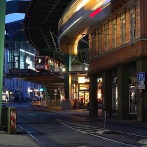 Schwebebahn