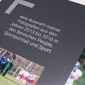Schriften lassen sich mit Saal Design Software einfach platzieren und die letzte ausgewählte Schriftart, Größe und Farbe merkt sie sich. Das hilft bei