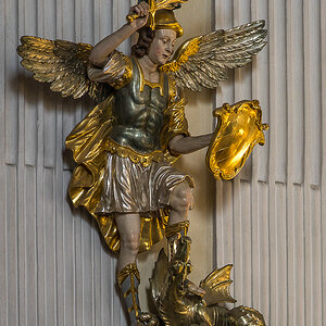Erzengel Michael und Drache