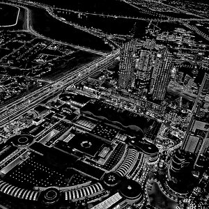 TS6 3340 DxO Dubai bei Nacht b&w