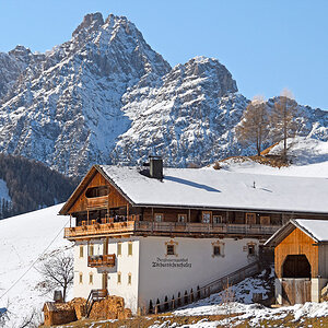 Alm an der Panorama-Loipe von Sexten