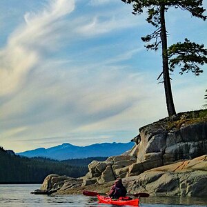 Kayaking in Canada: Lonepine 
Bearbeitung: Dunst Farbe Beleuchtung