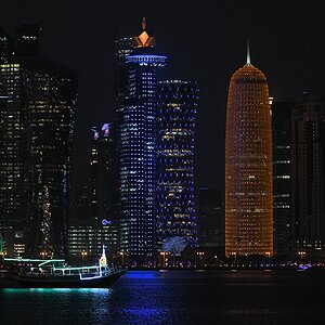 Dhau vor der nächtlichen Skyline von Doha

s1285 Doha Skyline 6433