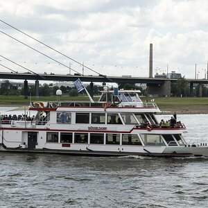 Ausflugsschiff Düsseldorf