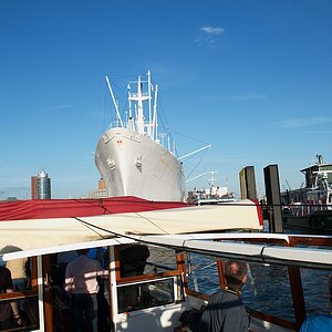 DSC 2400