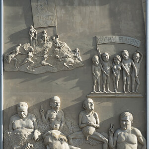 Relief am Rathaus von Ludwigshafen
