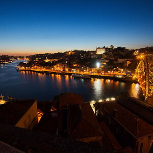 Porto bei Nacht