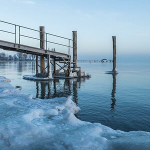 Eiszeit am See 

Im Januar 2017 hatten wir mal wieder einen „echten“ Winter am See mit  gefrorenem Uferbereich