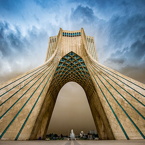 Der Azadi Tower in Teheran - das Foto war auch das Titelmotiv meiner Coverstory im Fotoforum Magazin Ausgabe 6/2017 (No/Dez)