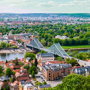 Blick von Oberloschwitz auf das Blaue Wunder und Dresden