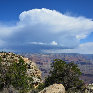 Regenschauer auf der Nordseite des Grand Canyon
