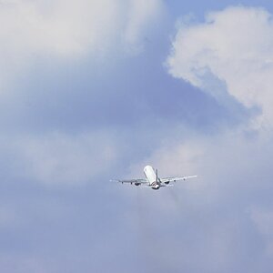 20180715 Boeing737 72D1690 1200