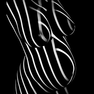 Stripes on Babybauch ,-)