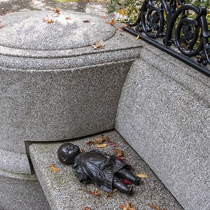 Oregon Holocaust Memorial 7.jpg