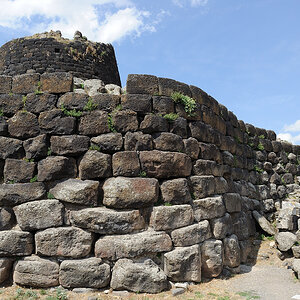 Nuraghe-Santu-Antine04.jpg