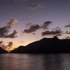 Sonnenuntergang Nuku Hiva.jpg