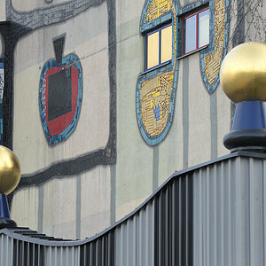 20090808 054828 Wien 4
Müllverbrennungsanlage Spittelau
künstlerisch gestaltete Fassade von Friedensreich Hundertwasser
