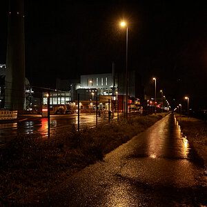 Hafen Bremen bei Nacht 0.jpg